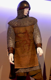 Chris Pine Outlaw King Robert Bruce chainmail costume