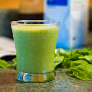 Spinach peach smoothie