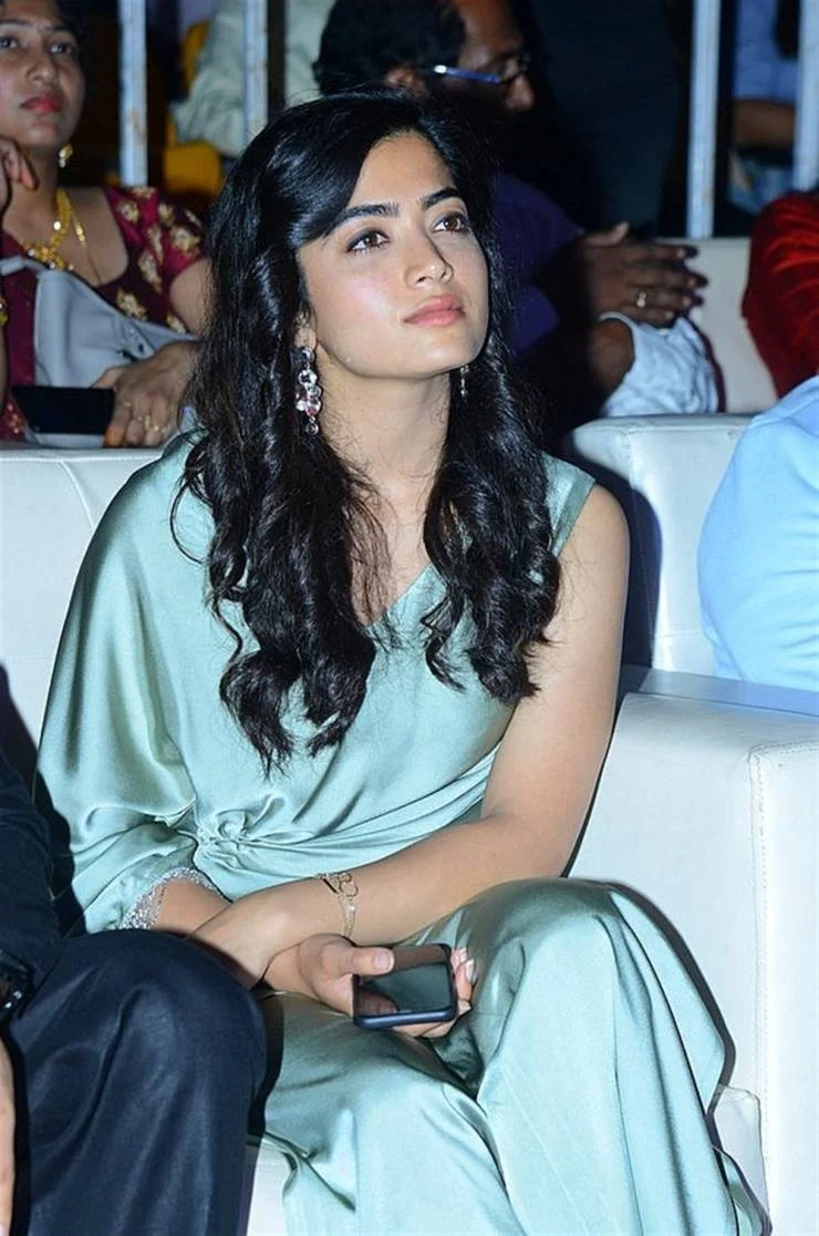 Rashmika Mandanna At Dear Comrade Pre Release Event Vizag