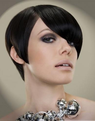 Short Graphic Bob Hair Style 2014