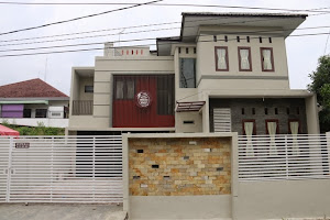 The Little White House Kost Ekslusif Medan Baru