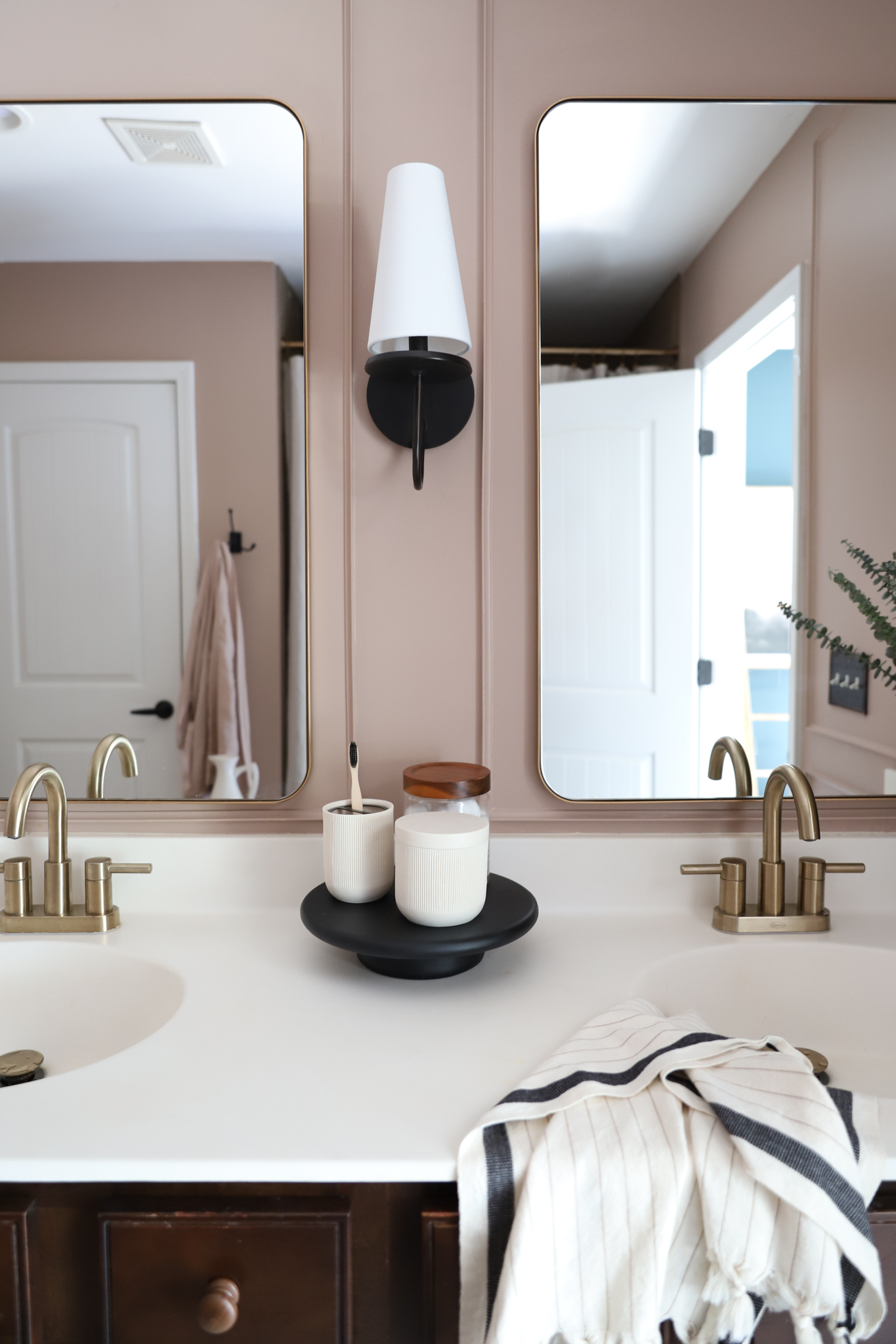 Do These 6 Things to Level Up Your Basic Builder Bathroom - Pretty Real