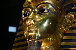 The gold mask of King Tutankhamun is seen in its glass case during a press tour on Saturday, Jan. 24, 2015. (Photo: AP /Hassan Ammar, File)