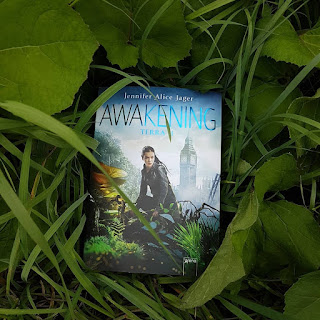 https://www.arena-verlag.de/artikel/awakening-978-3-401-60492-3