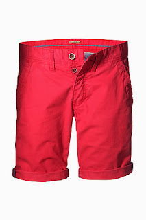 http://www.esprit.es/sale/sale-hombre/ropa/bermudas/pigment-dyed-bermudas-993CC2C903_623