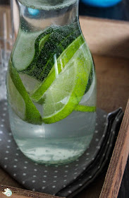 Gurkenwasser mit Limette