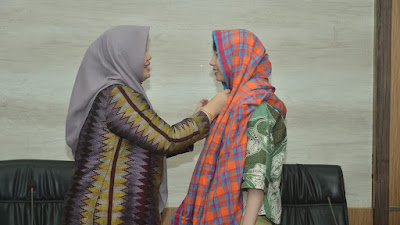 Bupati IDP Kenalkan Rimpu Pada Delegasi UN Women 