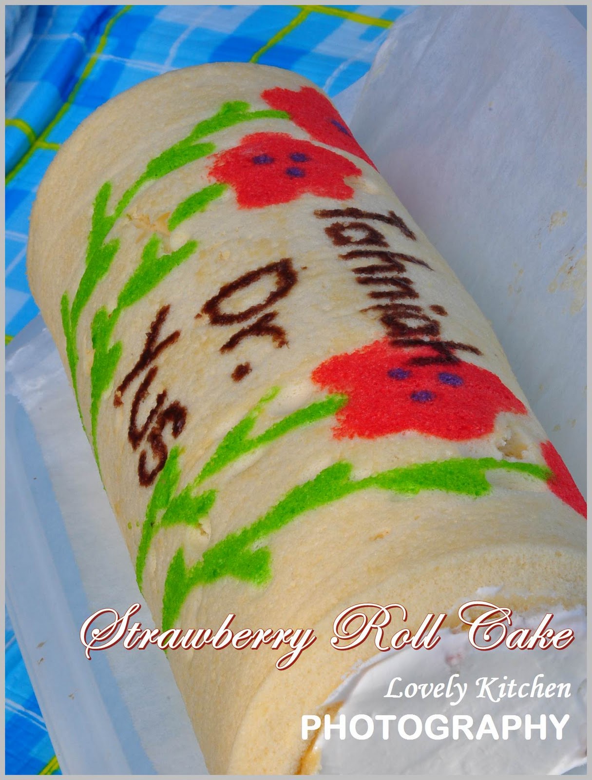 E-NA LOVELY KITCHEN ^_^: Strawberry Roll Cake