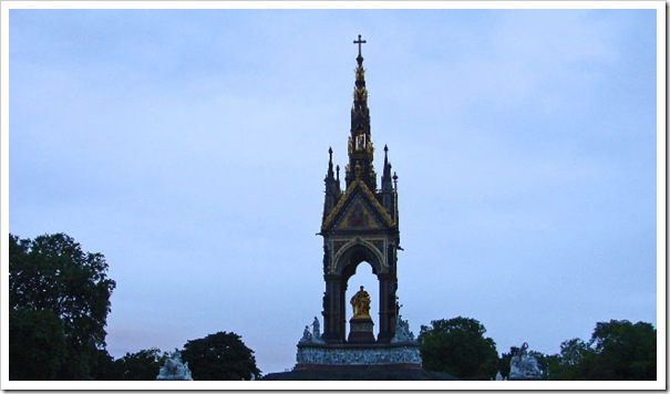 Albert Memorial at dusk