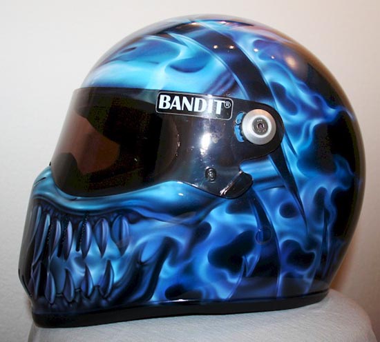 Design Airbrush Blue Alien on XXR Helmet