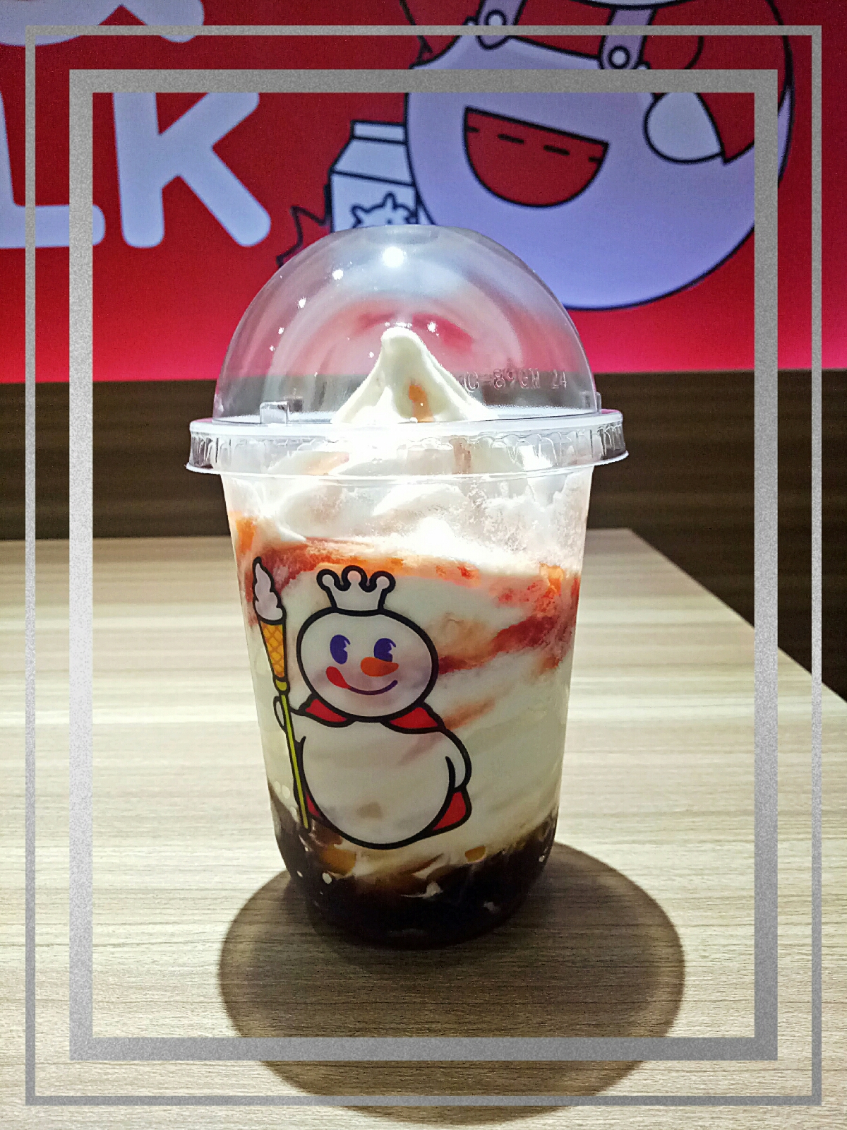 [REVIEW] Lucky Sundae Strawberry by MIXUE - Es Krim Lokal