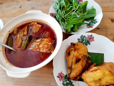 Lunch Masakan Kampung Daging Salai Lemak Cili Api