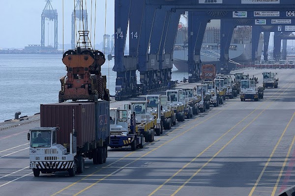 Bulog : 281 Ribu Ton Beras Impor Siap Datang Bertahap