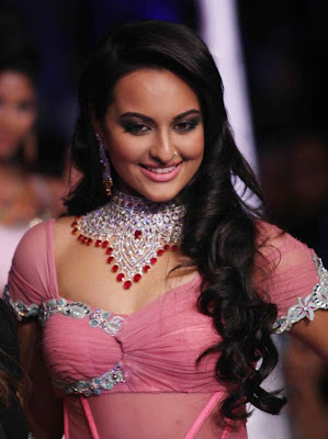 bollywood actress, sonakshi sinha, hot photos, ramp walk, pink dress, pink cheeks