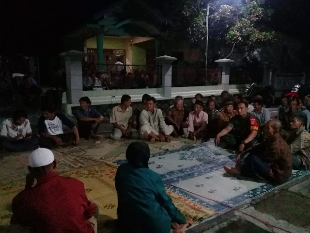 KodimKaranganyar - Babinsa Jeruk Sawit Hadiri Pemilihan Ketua RW