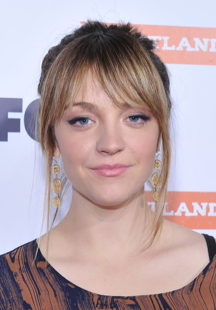 Abby Elliott Photos