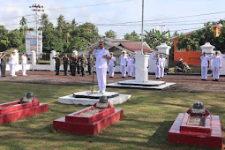 Sambut HUT TNI ke 77, Lanal DBS Laksanakan Ziarah dan Tabur Bunga serta Bakti Sosial