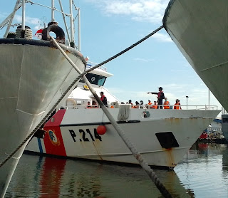 Kemudi Rusak di  Laut, Kapal Pangkalan PLP Tanjung Priok Evakuasi Penumpang Kapal Wisata di Pulau Tidung Kecil