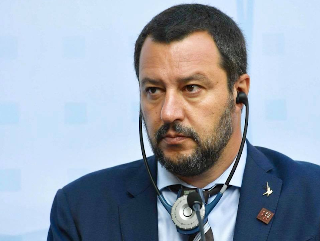 Salvini: barcone con 450 migranti non venga in Italia. Malta: hanno scelto Lampedusa