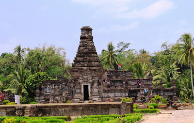 Inilah Candi Penataran, Candi Terluas dan Termegah di Jawa 