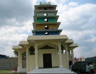 [http://FindWisata.blogspot.com] Kuil Hindu Desa Sitinjo sidikalang Dairi