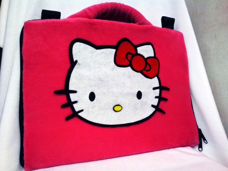 Gambar tas laptop hello kitty lucu warna merah