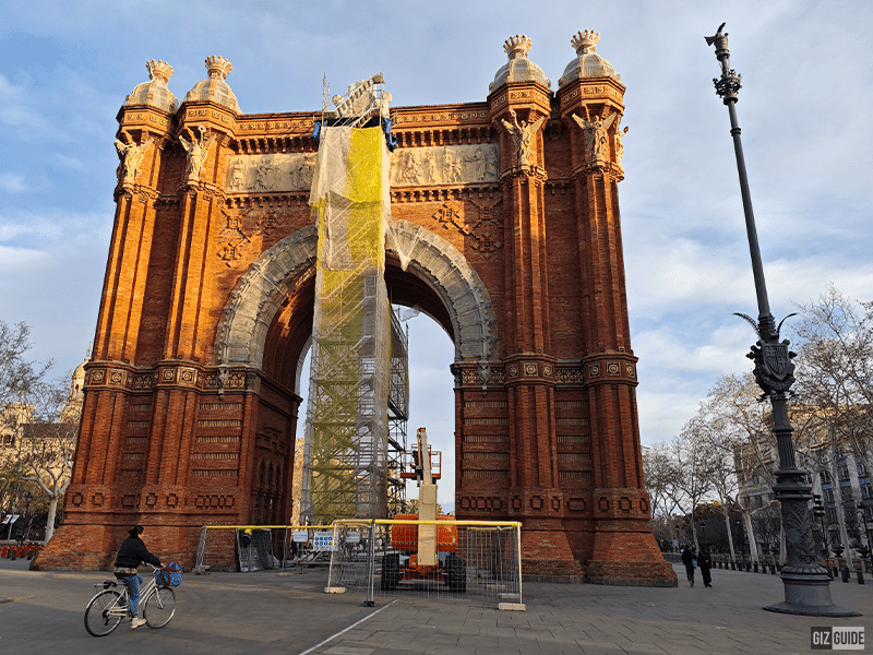 Shot with the 23mm f/1.6 main camera at the Arc Triomf