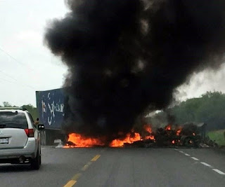 Sabado de bloqueos e incendios en Tamaulipas