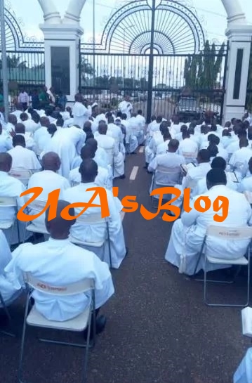 BREAKING: Anglican priests block government house gate in protest against Obiano