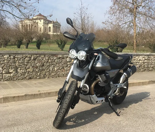 Test Ride Recensione Review Moto Guzzi V85TT classic enduro