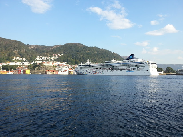 Cruise ships Norwegain Star and Hamburg in Bergen, Norway