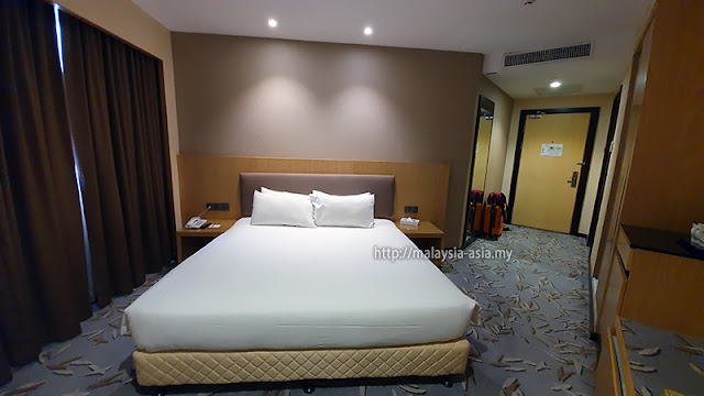 Imperial Riverbank Hotel Review