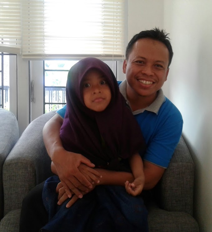 Berfoto dengan Ayah ku