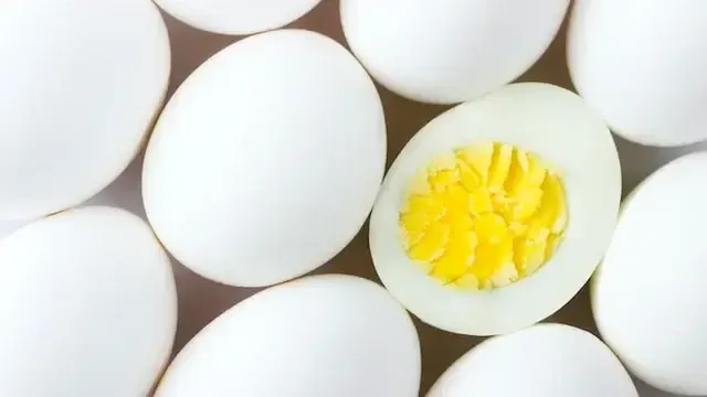 الطريقة الصحيحة لطهي بيض مسلوق كيفية الحصول على بيض مسلوق مثالي