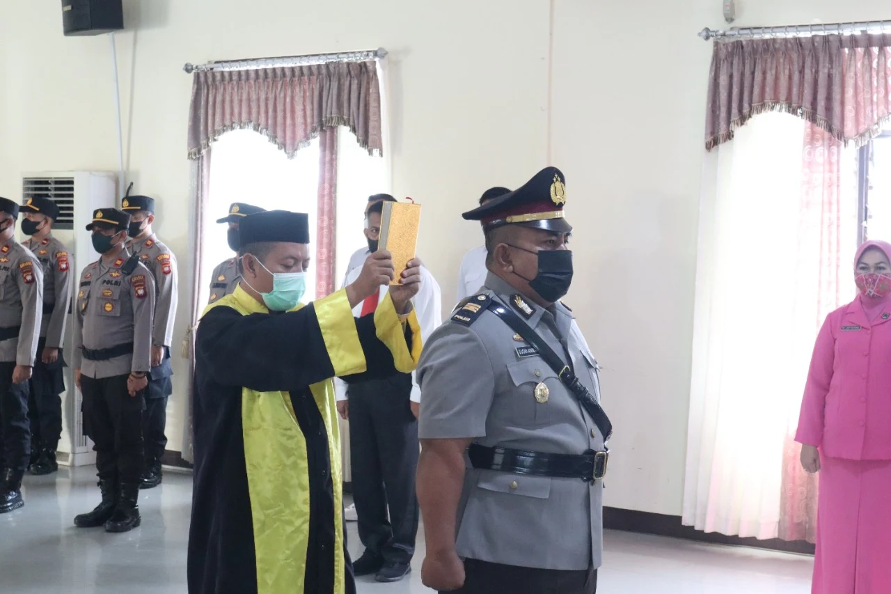 Polres Sekadau Gelar Upacara Serah Terima Jabatan Kabag Ren