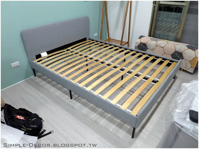 https://simple-decor.blogspot.com/2020/02/IKEA-SLATTUM-Upholstered-bed-frame-Knisa-light-grey.html