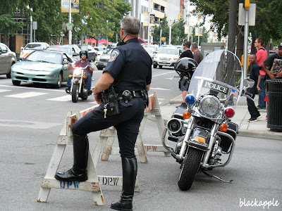 Day trip to Indiana_policeman with boots_by black apple