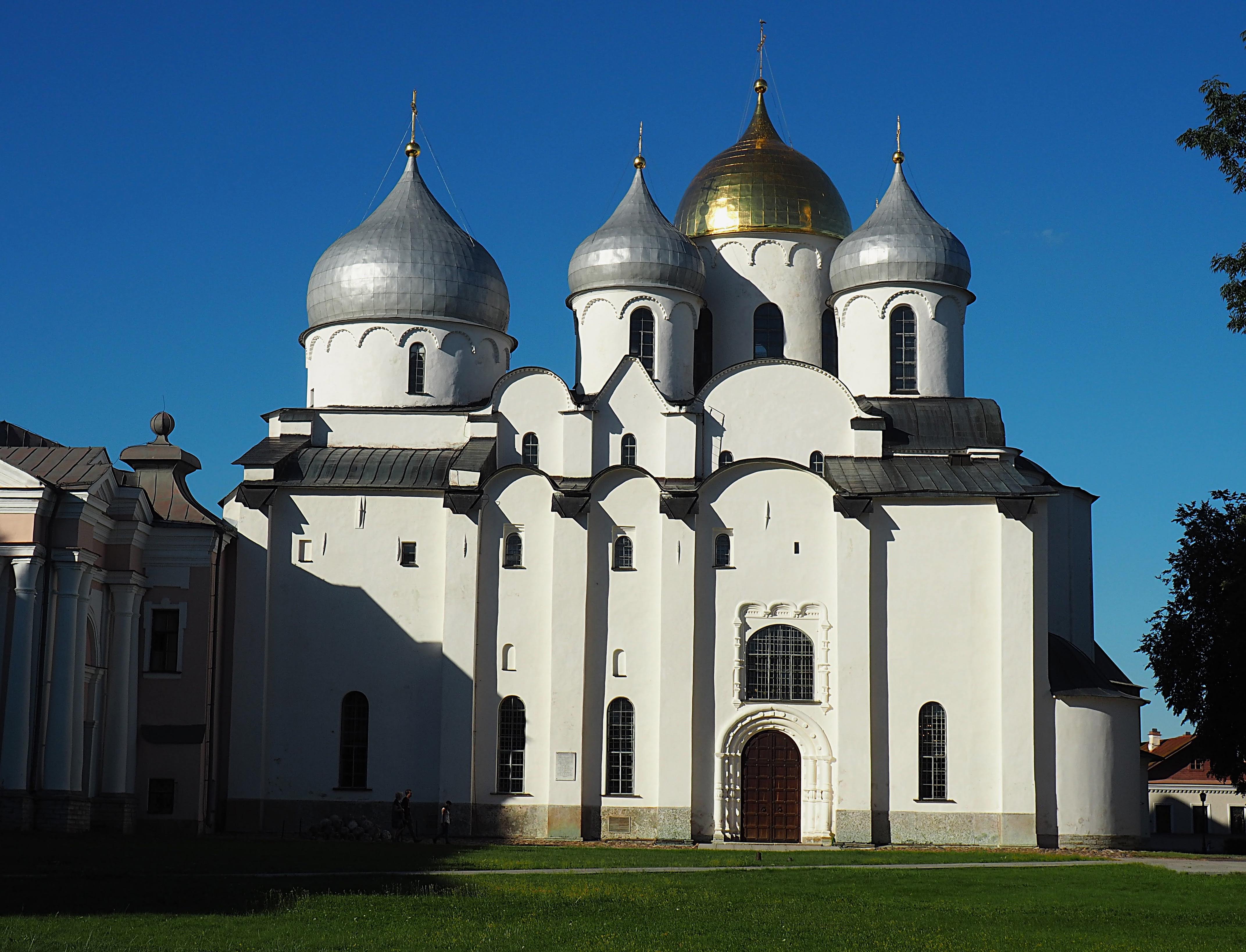 Три великие церкви. Храм Святой Софии в Новгороде чб.