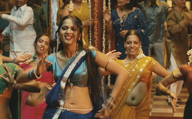 Anushka hot navel pics