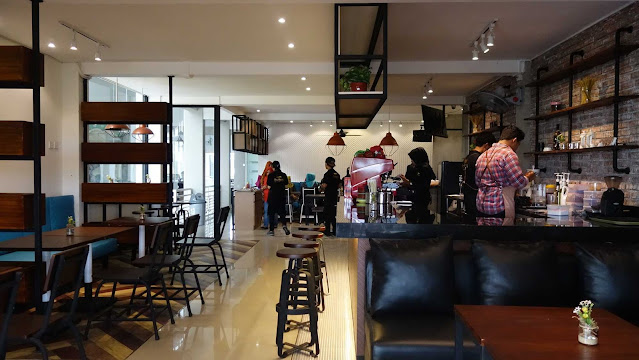 Prague coffee and eatery madiun