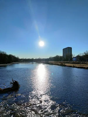 イーザル川風景