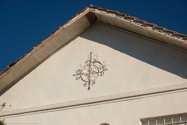 Casa na Rua Dias da Rocha Filho, Curitiba - detalhe ornamento de ferro