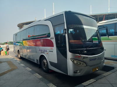 Foto Bus Sinar Jaya di Terminal 17RB