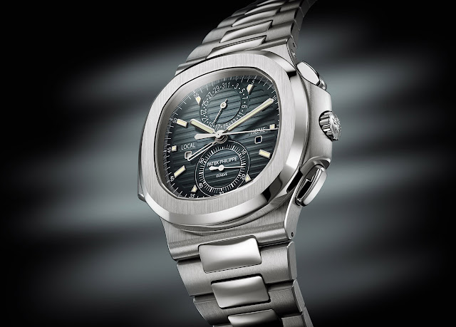 đồng hồ Patek Philippe Nautilus Ref. 5990/1A-011 thời gian trữ cót từ 45-55 giờ