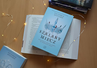 Szklany miecz - Victoria Aveyard | Recenzja