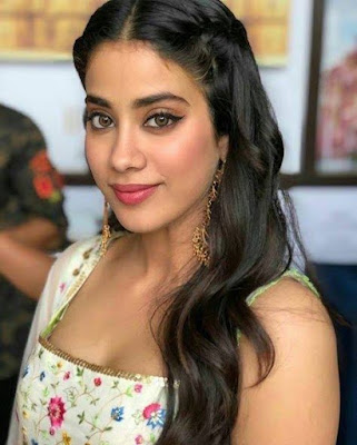 ACTRESS JANHVI KAPOOR WHATSAPP GROUP LINKS