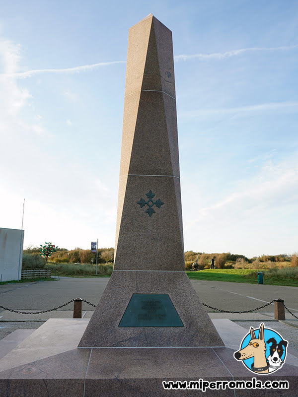 4th. INFANTRY DIVISION Utah Beach con Perros - Normandía - Francia