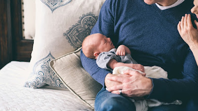 Cómo Dormir a un Bebé Recién Nacido en la Noche