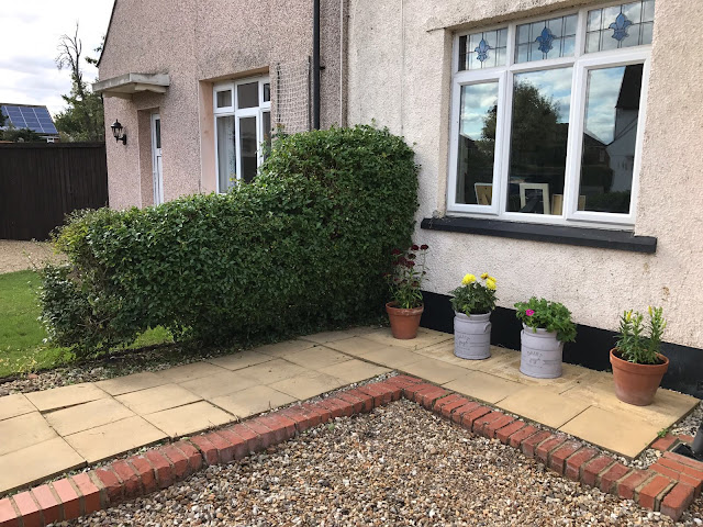 Finished front garden after using the GTech HT20 Cordless Hedge Trimmer
