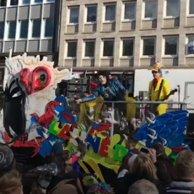 http://www.t-online.de/nachrichten/panorama/buntes-kurioses/id_83214804/fasching-2018-im-liveticker-pferdekutsche-in-koeln-durchgegangen-mehrere-verletzte.html